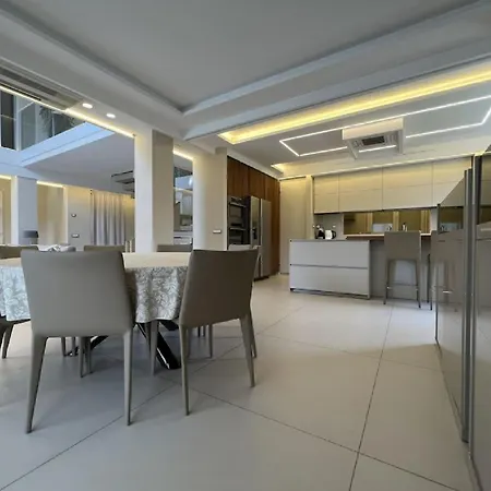 Casa With Private Pool - Dei Marmi Querceta